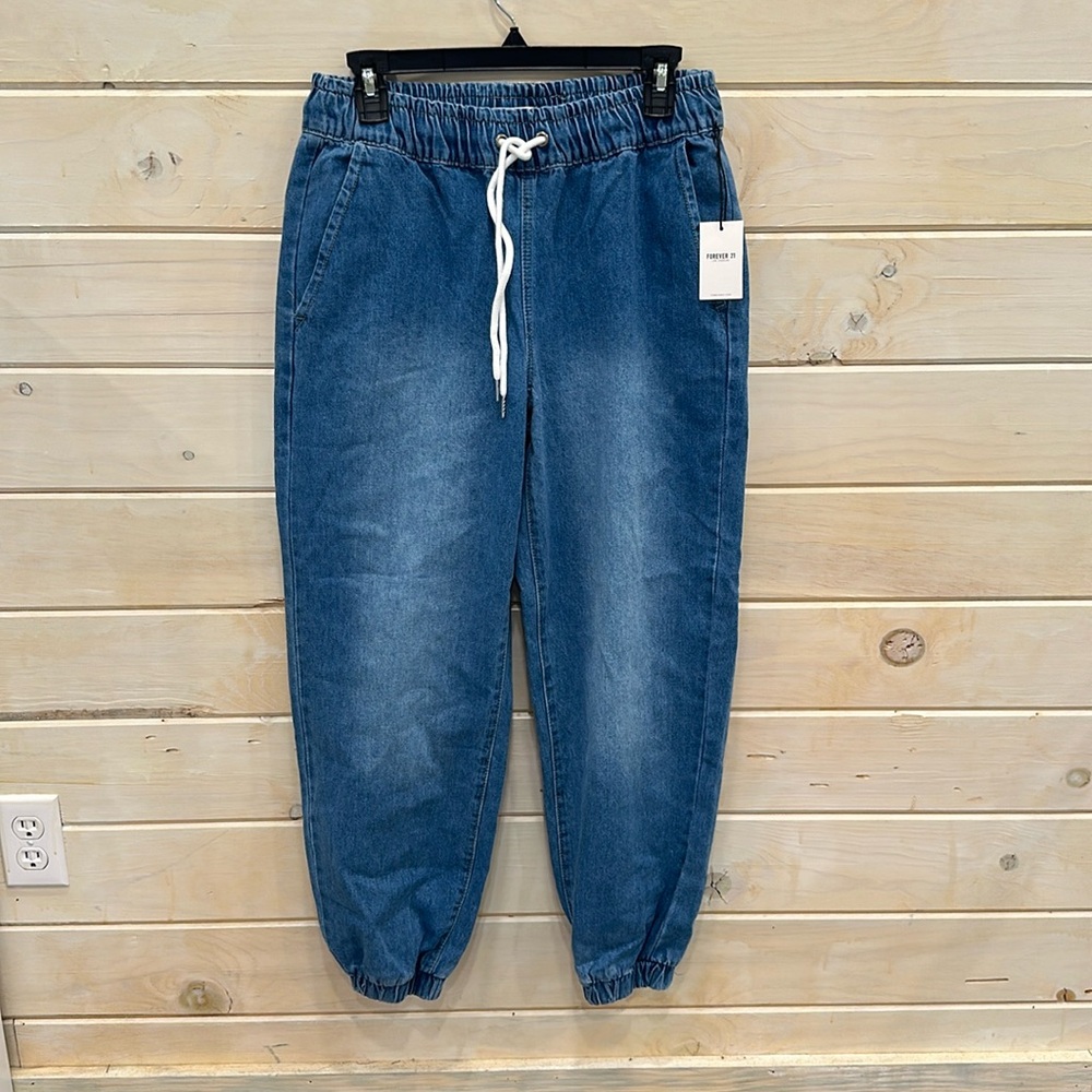 NWT! Forever 21 Jogger Jeans Size Medium